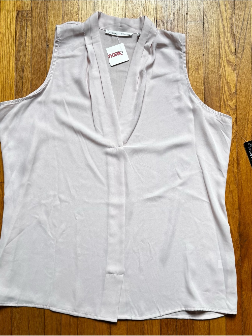 Violet & Claire Sleeveless V-Neck Camisole in Pale Blush